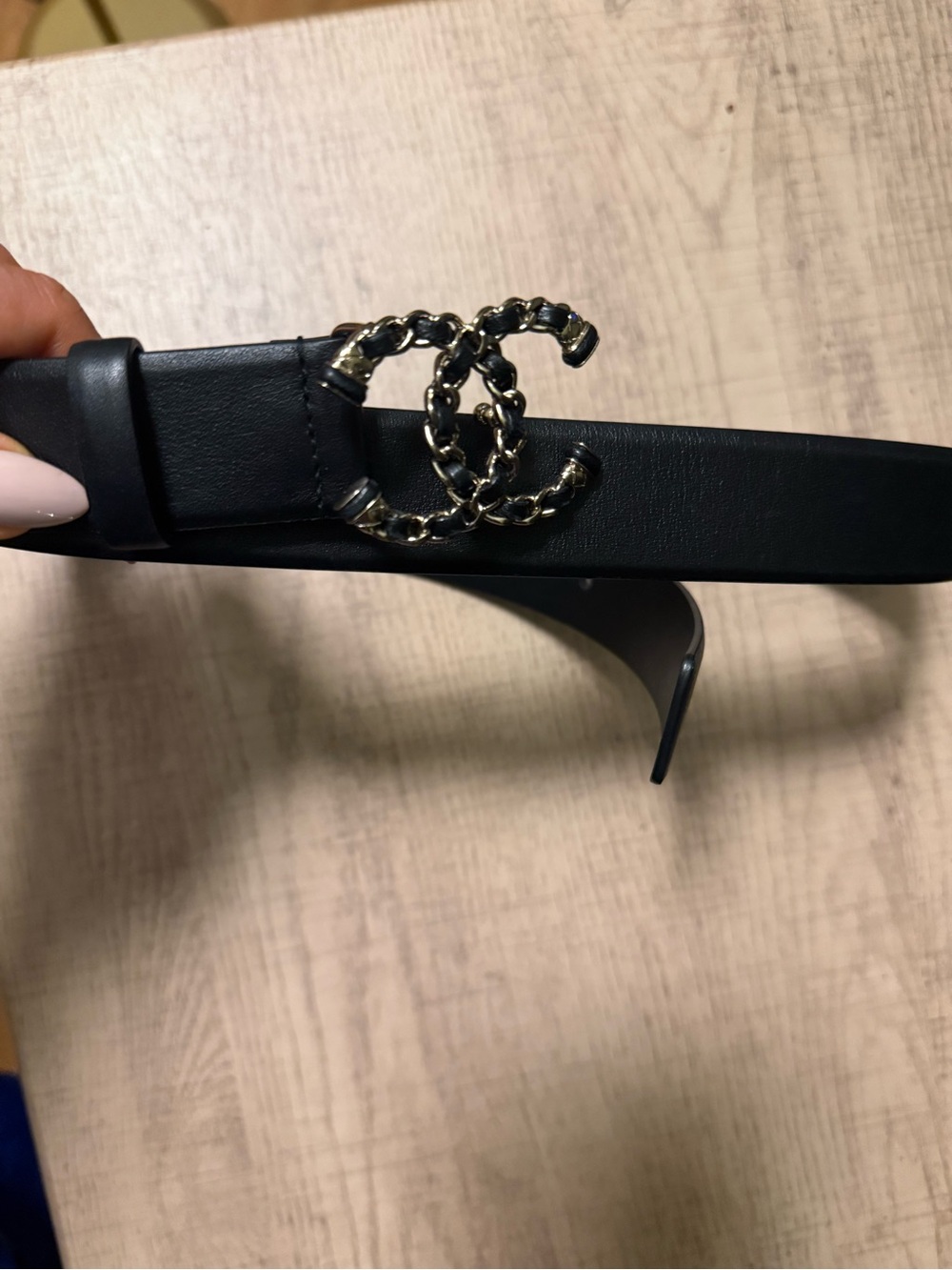 CHANEL Black and Gold Chain-Link Belt - Picture 5 of 11